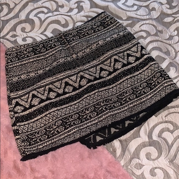 H&M Print Mini Skirt- Size 12 - Picture 4 of 8